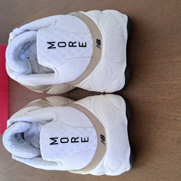 New Balance Fresh Foam x More V5 Sneaker - Color: White - Size: Women 6.5 - Picture 5 of 9